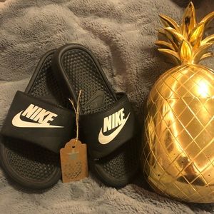 ❗️Sold❗️on Mercari Nike Slides! Unisex!